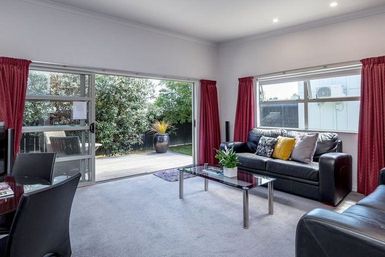 Photo of property in 24 Cologne Street, Martinborough, 5711