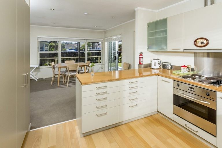 Photo of property in 2/8 Craig Road, Milford, Auckland, 0620
