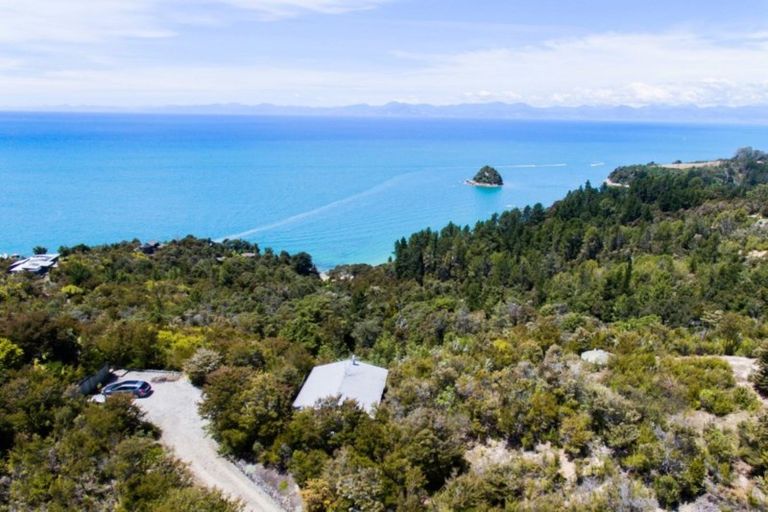 Photo of property in 112 Tokongawa Drive, Kaiteriteri, Motueka, 7197