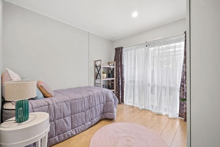 Photo of property in 1/3 Beaumaris Way, Conifer Grove, Takanini, 2112