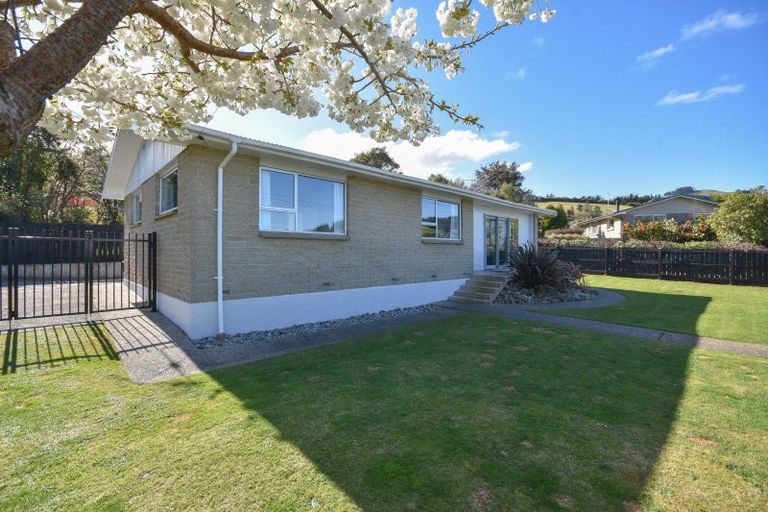 Photo of property in 2 Kaira Street, Sawyers Bay, Port Chalmers, 9023
