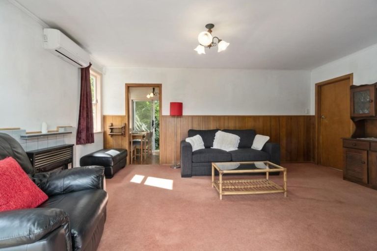 Photo of property in 93 Sabulite Road, Kelston, Auckland, 0602