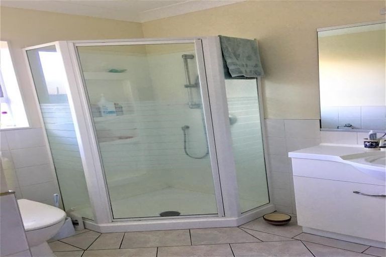 Photo of property in 256 Vipond Road, Stanmore Bay, Whangaparaoa, 0932