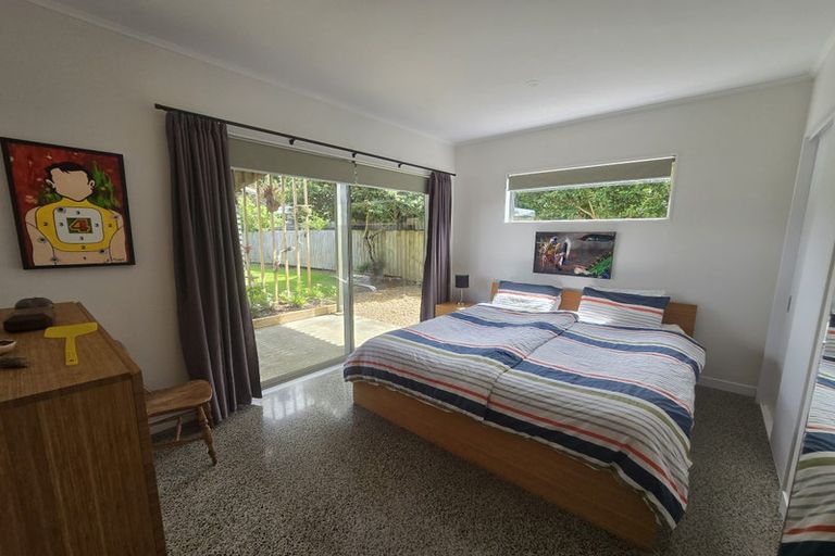 Photo of property in 102 Howard Road, Orere Point, Papakura, 2585
