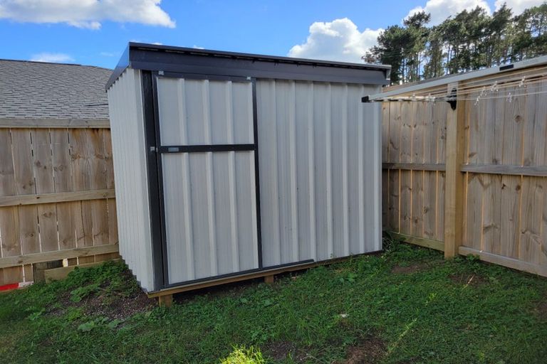 Photo of property in 18 Paihere Street, Huapai, Kumeu, 0810