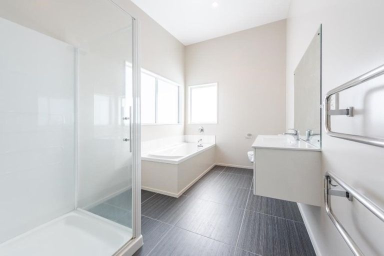 Photo of property in 36h Erlestoke Crescent, Churton Park, Wellington, 6037