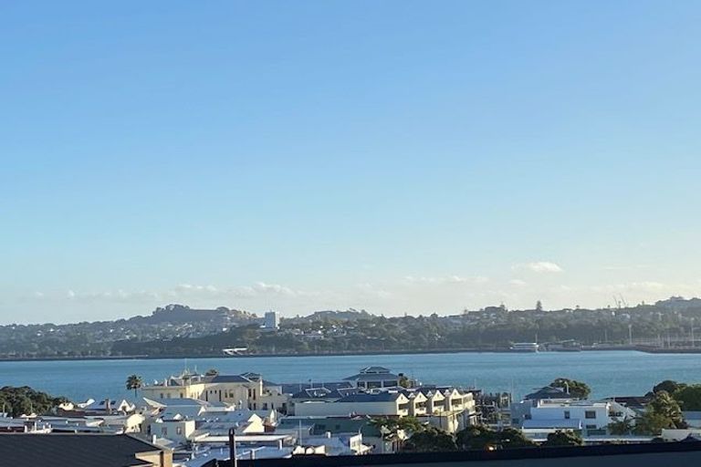 Photo of property in 5/66 Victoria Road, Devonport, Auckland, 0624