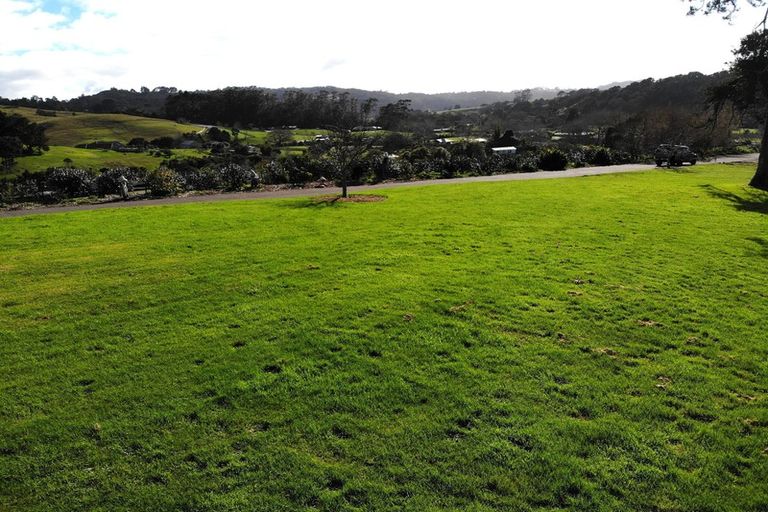 Photo of property in 33 Osbaldiston Lane, Kaukapakapa, 0873
