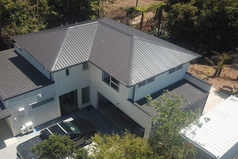 Photo of property in 20 De Val Drive, Titirangi, Auckland, 0604