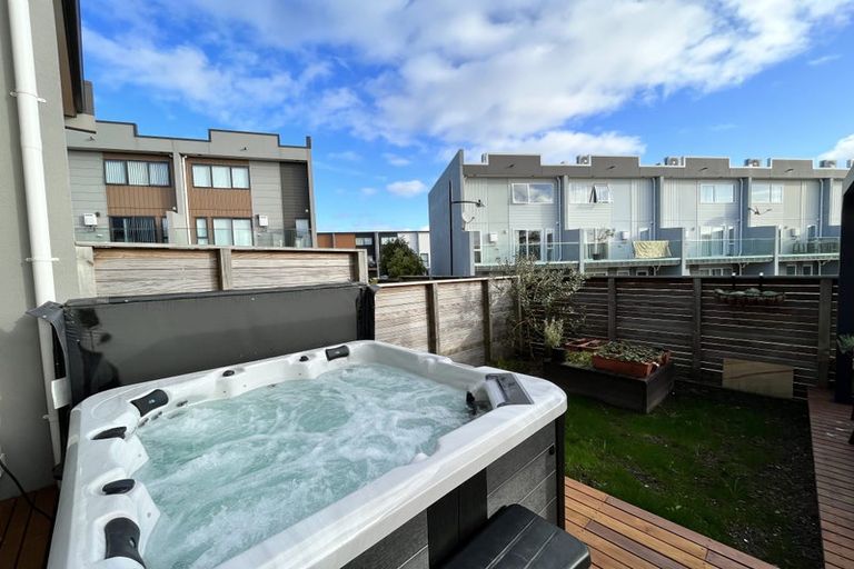 Photo of property in 42 Bordeaux Parade, Te Atatu South, Auckland, 0610