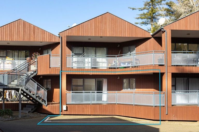 Photo of property in 10/3 The Avenue, Albany, Auckland, 0632