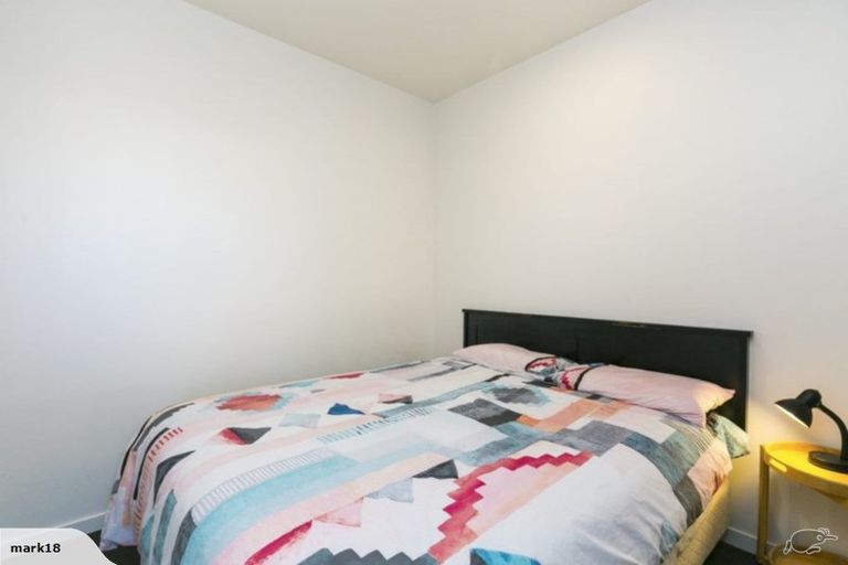 Photo of property in Stadium Garden Flats, 212/107 Thorndon Quay, Pipitea, Wellington, 6011