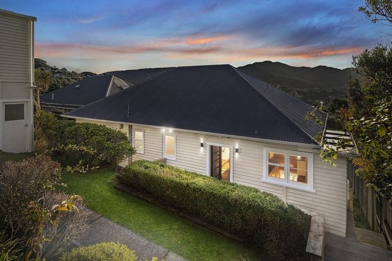 Photo of property in 19 Bankot Crescent, Ngaio, Wellington, 6035