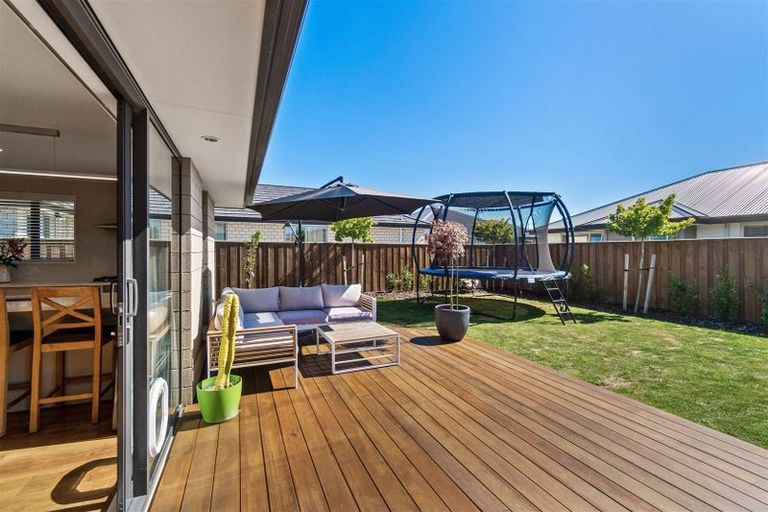 Photo of property in 53 Bradwell Crescent, Halswell, Christchurch, 8025