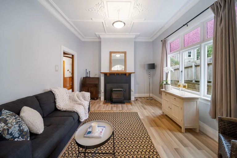 Photo of property in 104 Neidpath Road, Mornington, Dunedin, 9011