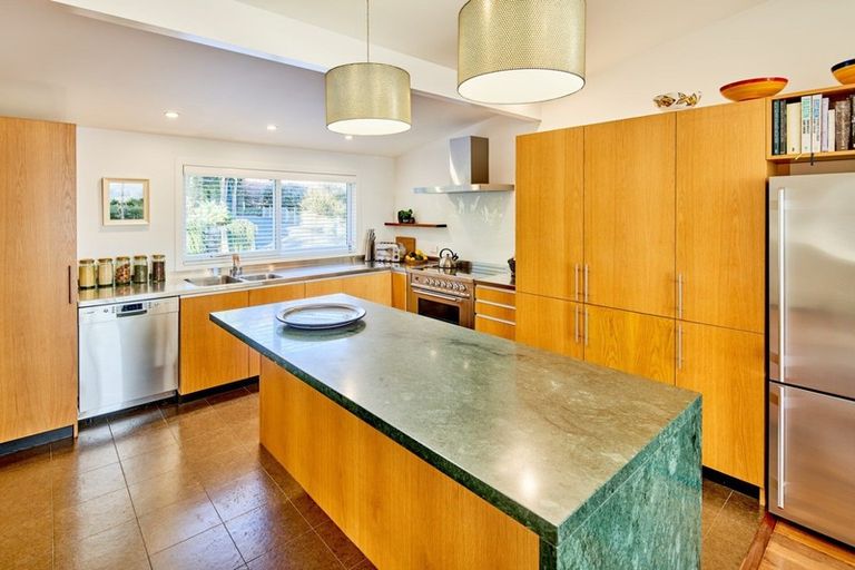 Photo of property in 18 Arawa Street, Raumati Beach, Paraparaumu, 5032