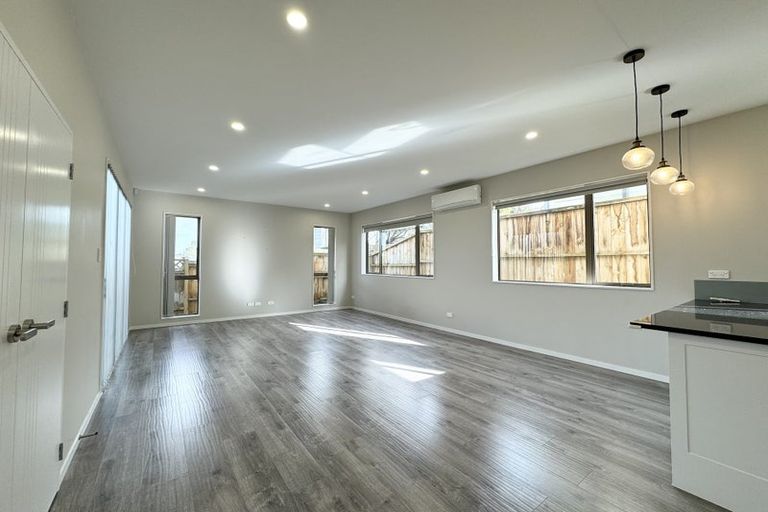 Photo of property in 6b St Catherine Crescent, West Harbour, Auckland, 0618