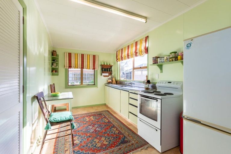 Photo of property in 10 Allardice Street, Dannevirke, 4930