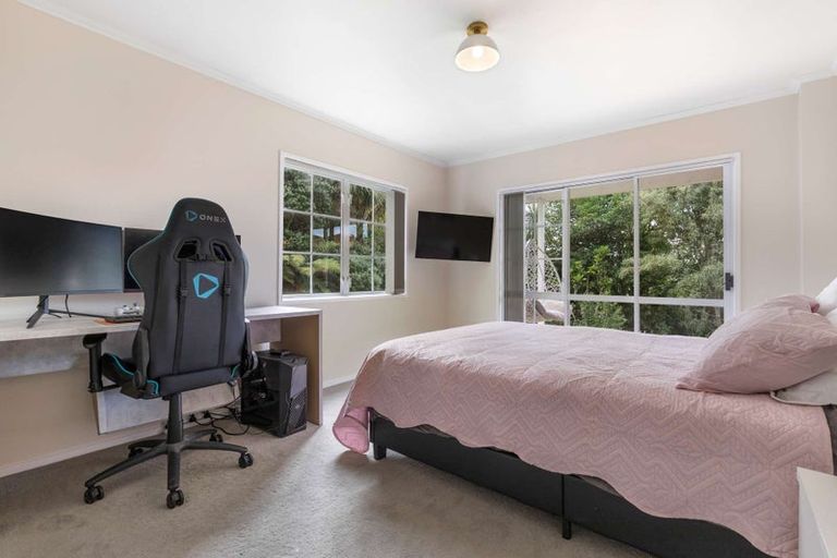 Photo of property in 3 Laingrange Place, Laingholm, Auckland, 0604