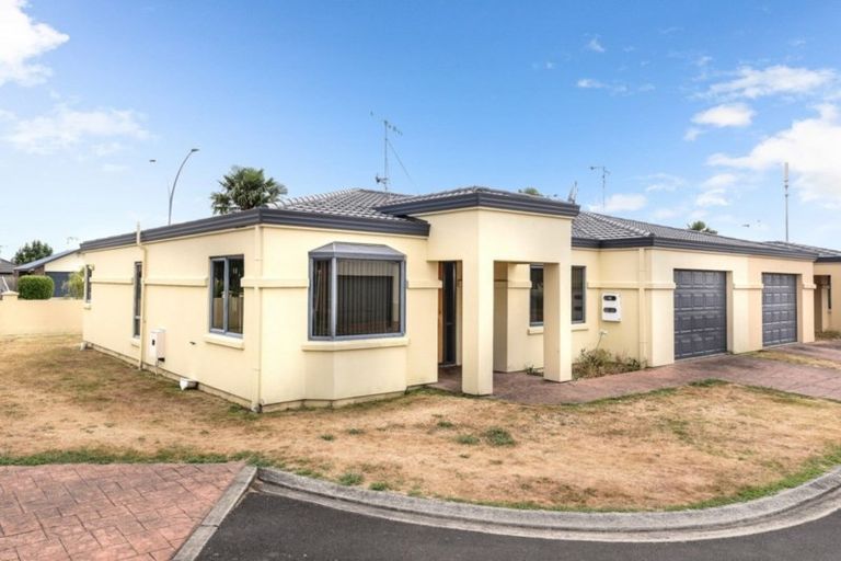 Photo of property in 13 Sudbury Court, Rototuna North, Hamilton, 3210