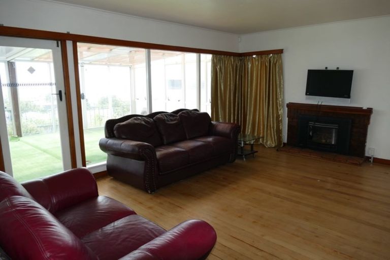Photo of property in 211 East Coast Road, Castor Bay, Auckland, 0620