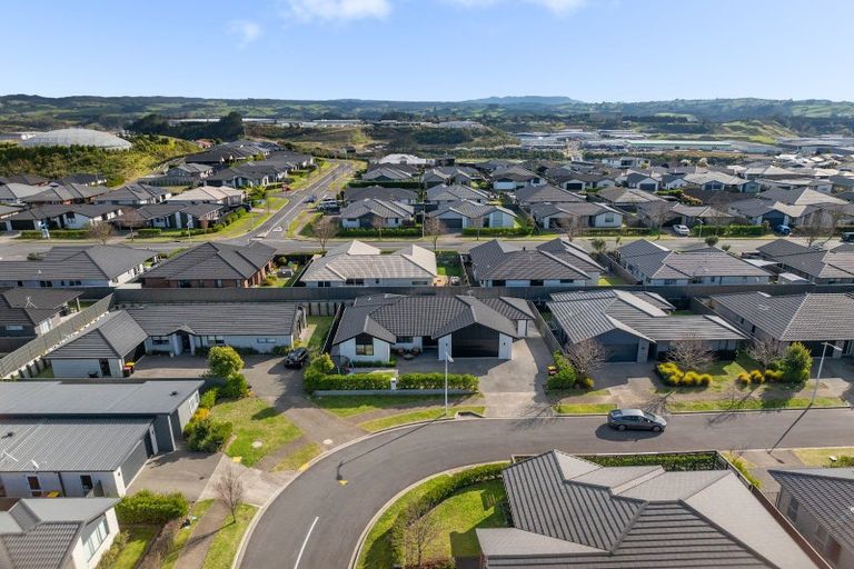 Photo of property in 14 Raynor Crescent, Pyes Pa, Tauranga, 3112