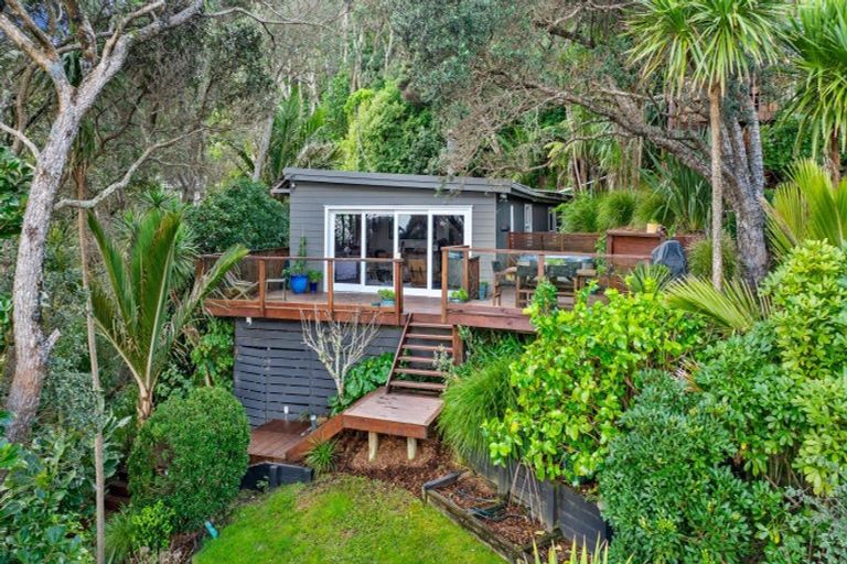 Photo of property in 25 Berridge Road, Muriwai, Waimauku, 0881