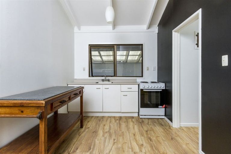 Photo of property in 3/23a Gladstone Road, Northcote, Auckland, 0627