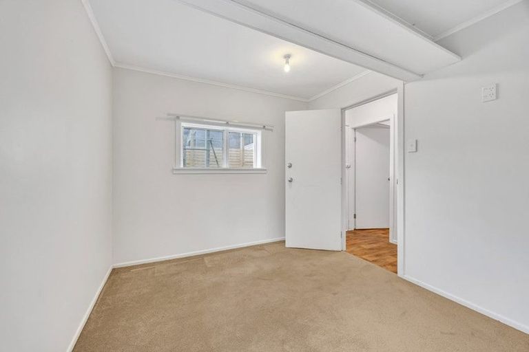 Photo of property in 33b Fairmount Road, Titirangi, Auckland, 0604