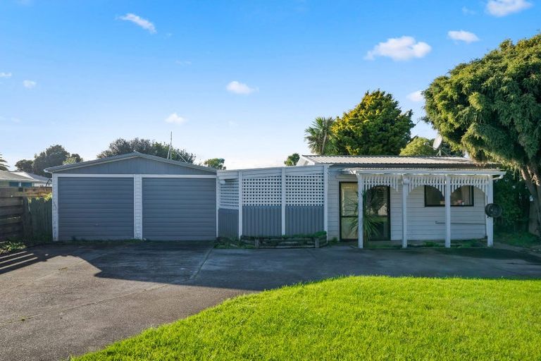 Photo of property in 23 Mazengarb Road, Paraparaumu Beach, Paraparaumu, 5032