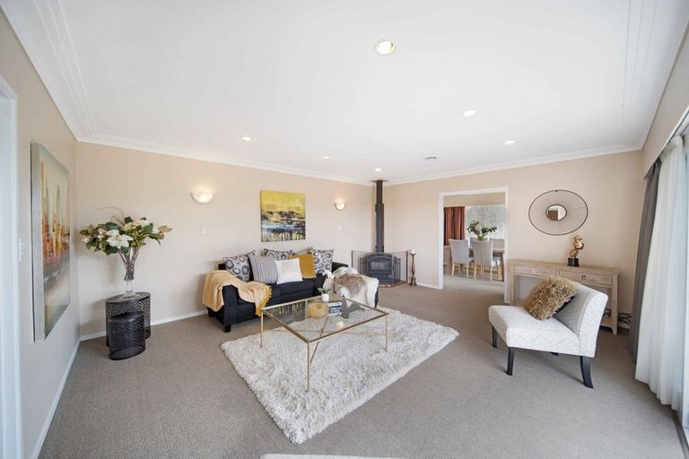 Photo of property in 15 Harford Place, Pakuranga Heights, Auckland, 2010