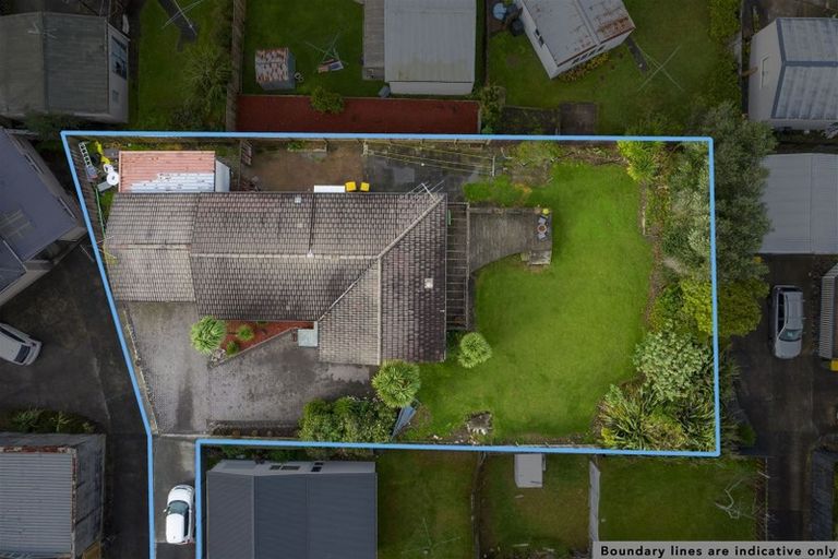 Photo of property in 17 Bodi Place, Te Atatu South, Auckland, 0610