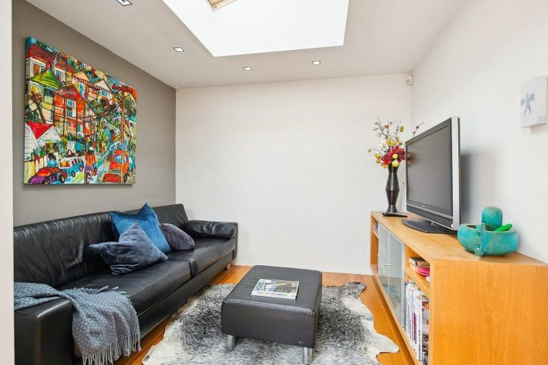 Photo of property in 60a Roseneath Terrace, Roseneath, Wellington, 6011