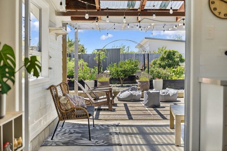 Photo of property in 47 Ferry Road, Martinborough, 5711