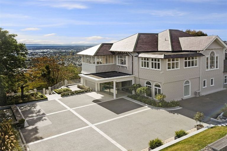 Photo of property in 141 Hackthorne Road, Cashmere, Christchurch, 8022