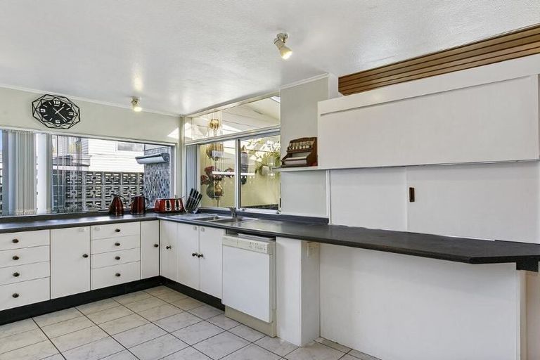 Photo of property in 20 Park Avenue, Epuni, Lower Hutt, 5011