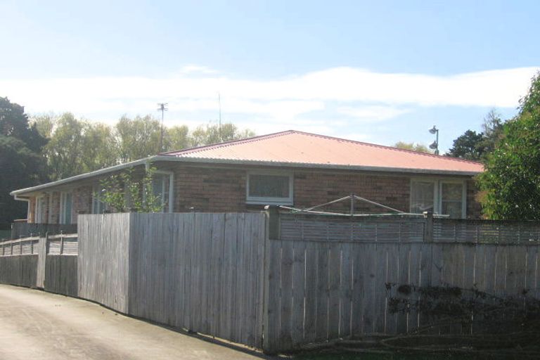 Photo of property in 1/35 Wilsher Crescent, Henderson, Auckland, 0612
