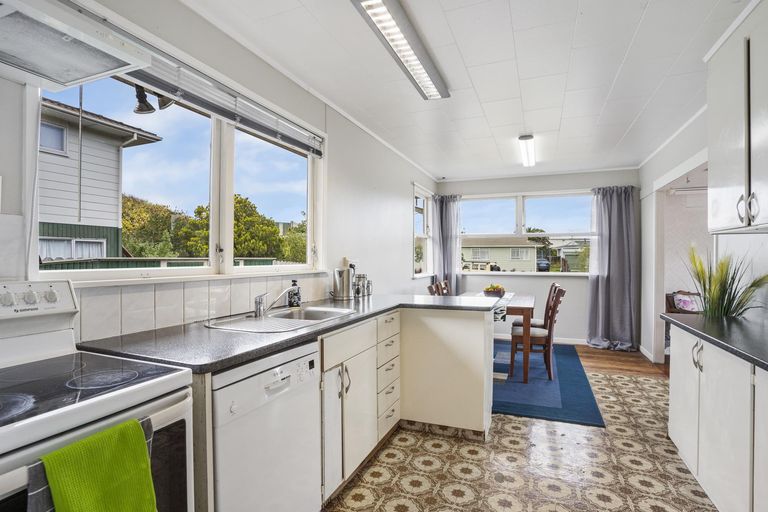 Photo of property in 37 Reelick Avenue, Pakuranga Heights, Auckland, 2010