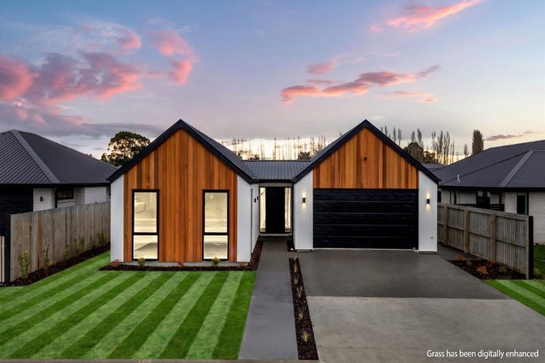 Photo of property in 6 Salkeld Place, Woodend, 7610