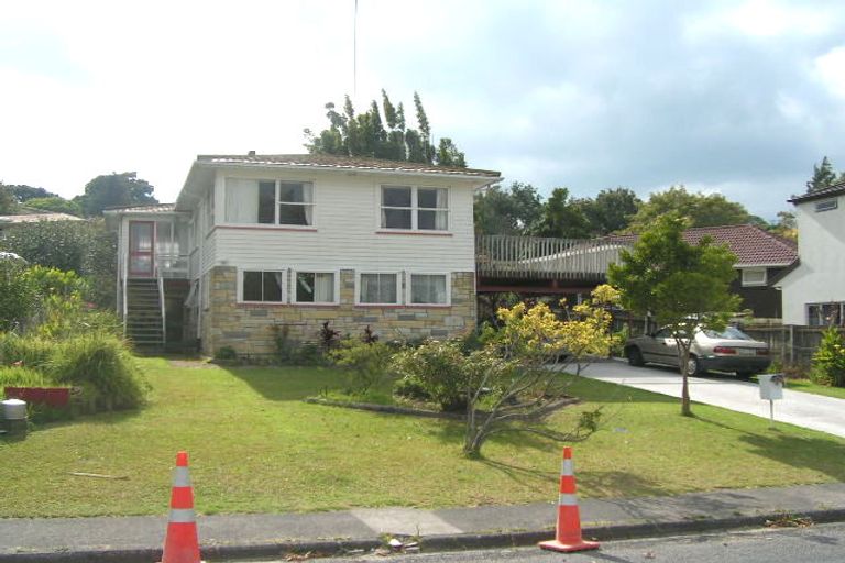 Photo of property in 72 Bond Crescent, Forrest Hill, Auckland, 0620