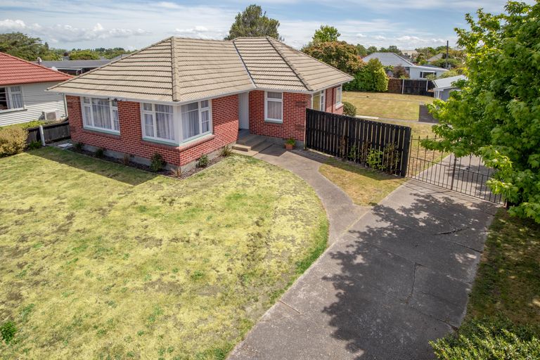 Photo of property in 41 Burwood Road, Burwood, Christchurch, 8083