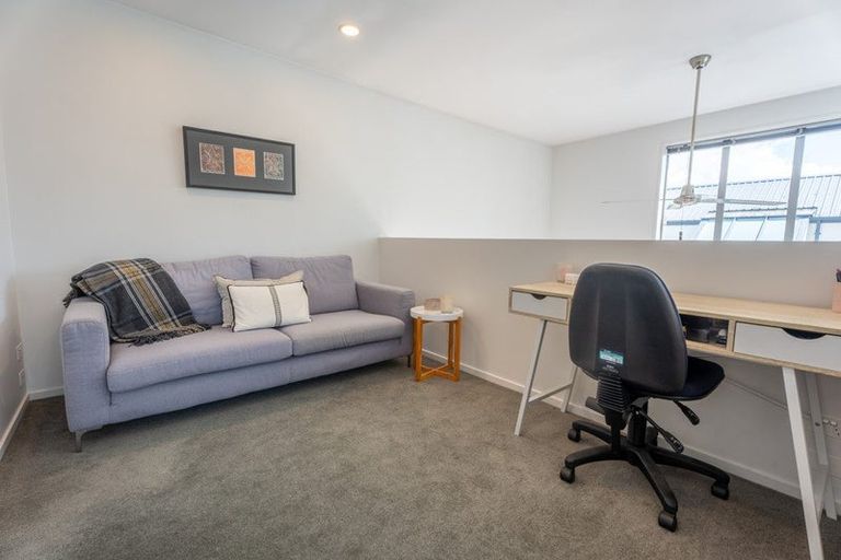 Photo of property in 2/64 Holly Road, St Albans, Christchurch, 8014