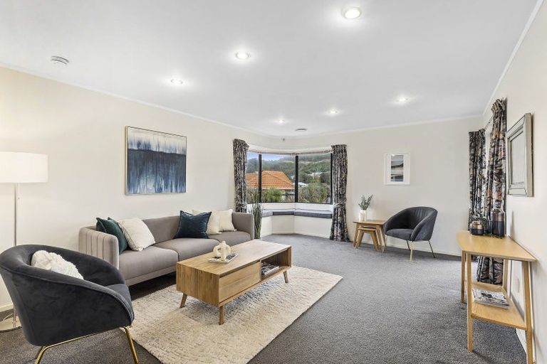 Photo of property in 2 Erskine Close, Island Bay, Wellington, 6023