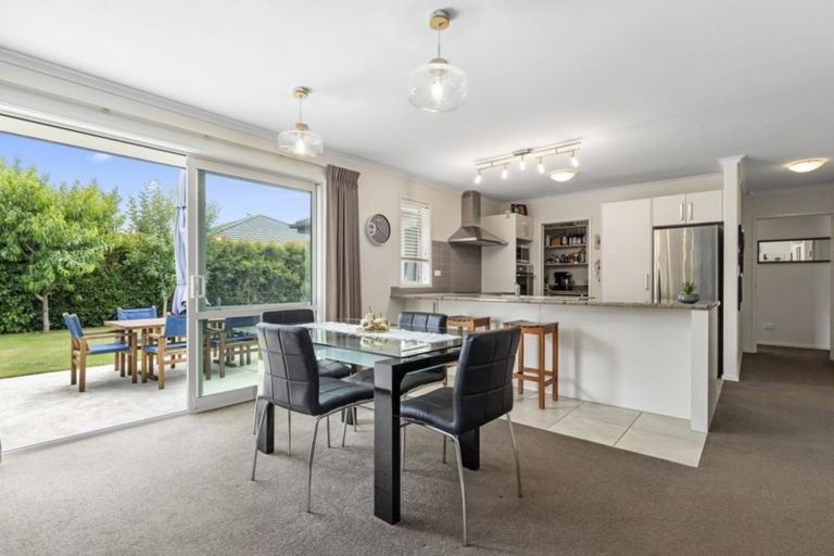 Photo of property in 24 Trauzer Place, Flagstaff, Hamilton, 3210