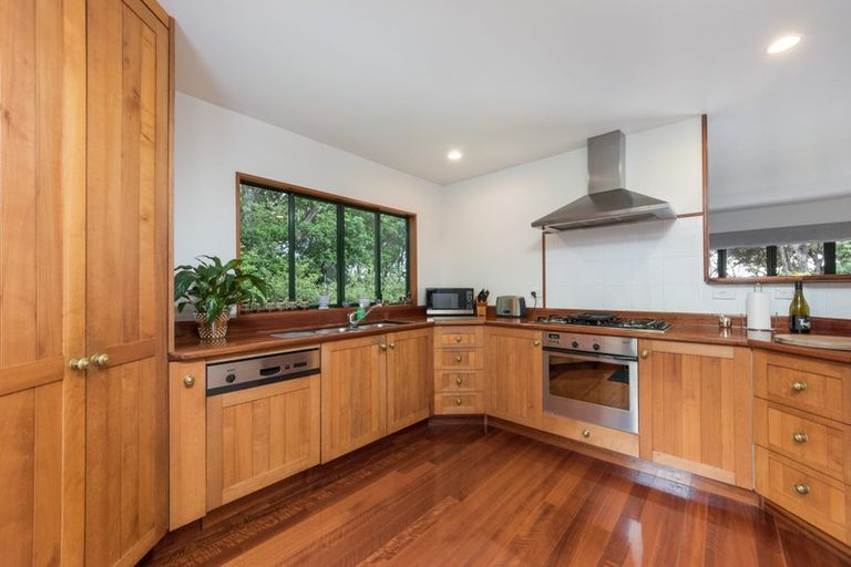 Photo of property in 134h Rangatira Road, Beach Haven, Auckland, 0626