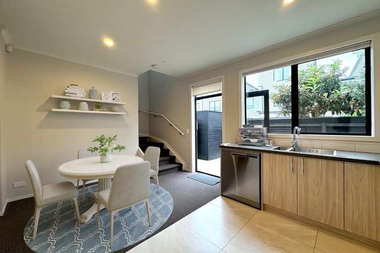 Photo of property in 8 Uku Lane, Hobsonville, Auckland, 0616