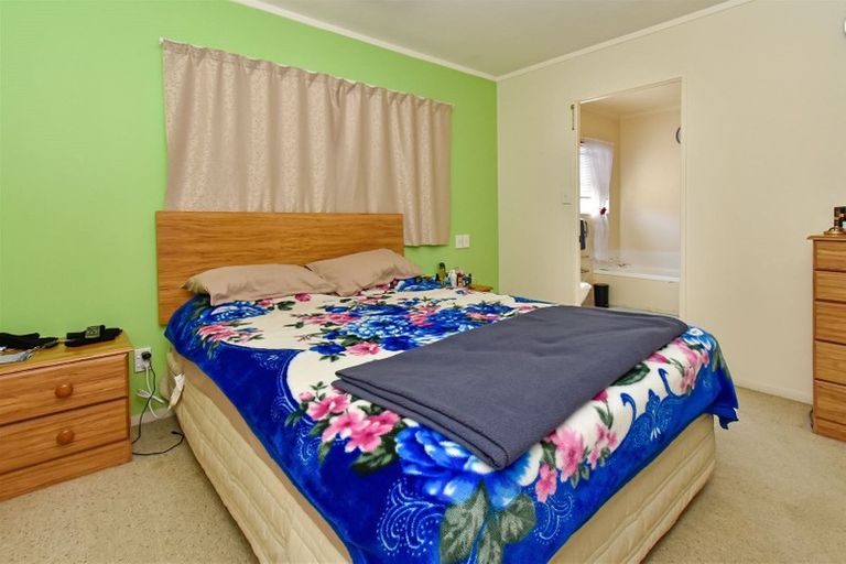 Photo of property in 3a Belleek Close, Weymouth, Auckland, 2103