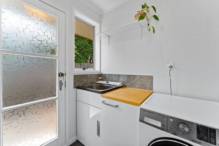 Photo of property in 1/56 Sunnynook Road, Sunnynook, Auckland, 0620