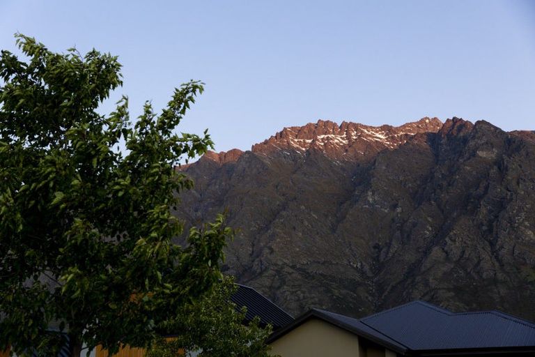 Photo of property in 48 Corriedale Road, Jacks Point, 9371