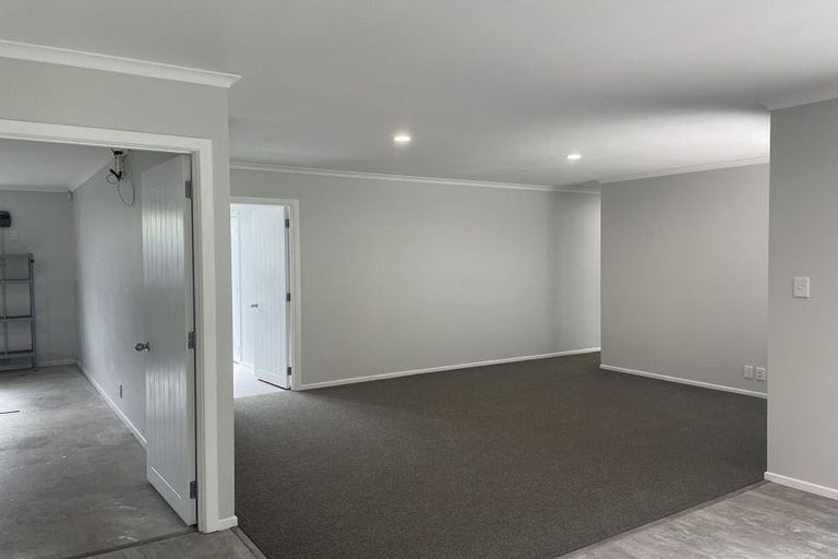 Photo of property in 24 Caltra Place, East Tamaki, Auckland, 2016